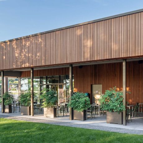 Gebr. Eisenring AG, 5-0323, Fassade, Sipo, Akustik 20/95 und 30/50, strukturfein, colorshield Aqualin UV-Natur