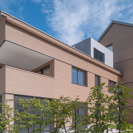 Gebr. Eisenring AG, 4-0201, Fassade, nord. Fichte, Rhomboid Nut + Kamm 20/75, strukturfein, Lignovit Lasur