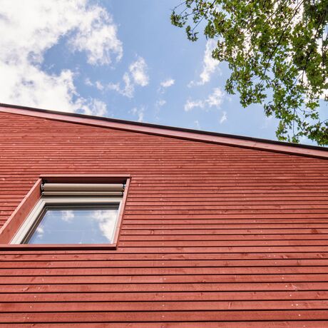 Gebr. Eisenring AG, 4-0115, Fassade, nord. Fichte, Rhomboid Nut + Kamm 20/75, sägeroh, Aqualin (Rotton)